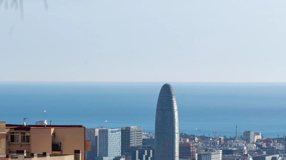 برشلونة